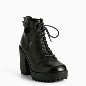 CUTOUT COMBAT HEEL BOOTIES (WIDE WIDTH)